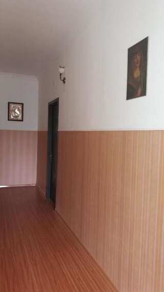 Гостевой дом Guest House Fazisi Кутаиси Трехместный номер с собственной ванной комнатой-12