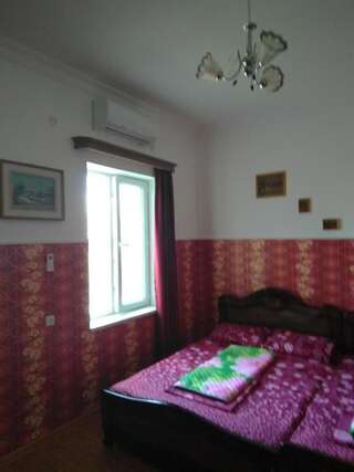 Гостевой дом Guest House Fazisi Кутаиси Трехместный номер с собственной ванной комнатой-24